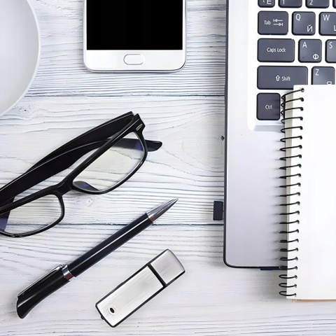 Dyktafon Szpiegowski Pendrive USB Posłuch Dyskretny Rejestrator Mini