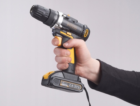 WIERTARKO-WKRĘTARKA AKUMULATOR 20V WALIZKA 2AKU - SOLIDNA, WYTRZYMAŁY AKU