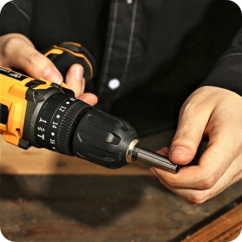 WIERTARKO WKRĘTARKA UDAROWA AKUMULATOROWA +WALIZKA WIERTŁA BITY 2XAKU DEKO