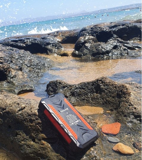 Feegar Powerbank Solarny 36000Mah Qi 10W 4 Urządzenia Ładowanie Szybkie Ip6