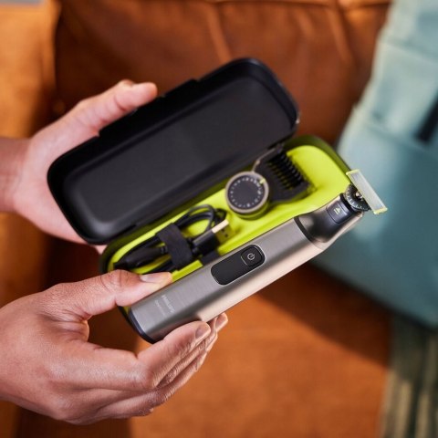 Golarka Philips Oneblade Pro 360: Przycinanie Z Etui, Nasadkami I Podstawą