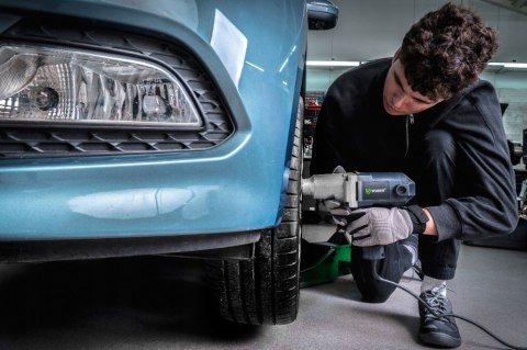 Elektryczny Klucz Udarowy Do Kół 2200W 800Nm 2300Rpm 1/2 Ze Nasadkami