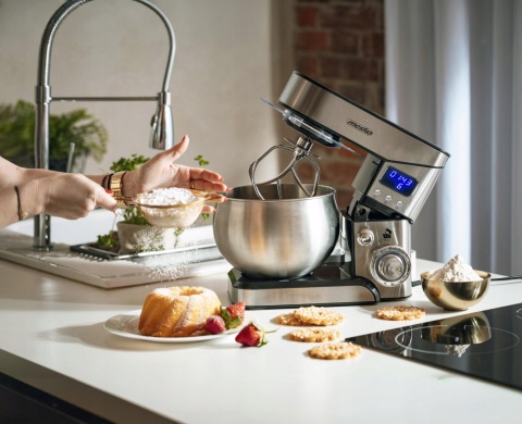 Robot kuchenny planetarny Mesko 2000W z LCD 5L - haki, mieszadła, trzepaczka