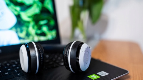 Bezprzewodowe słuchawki nauszne Bluetooth z mikrofonem - wysoka jakość dźwięku