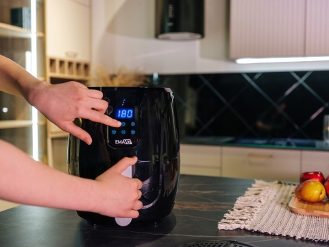 Frytkownica Beztłuszczowa EMAVO 1300W XL - 8 Programów, Zdrowe Gotowanie