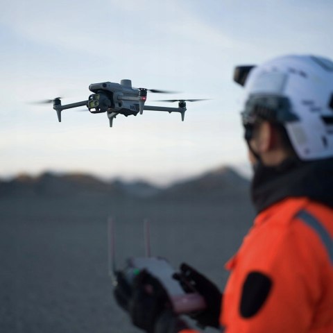 Dron Enterprise Dji Matrice 4T Z Termowizyjną Kamerą I Dji Care Plus 1 Rok