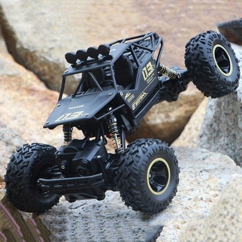 Auto RC Terenowe 4x4 Metal 1:16 z Amortyzatorami i 2 Silnikami
