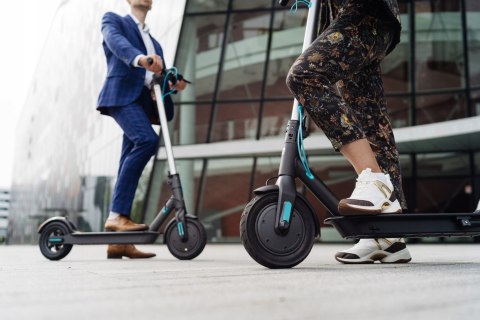 Hulajnoga Elektryczna Motus Scooty 10 Lite 700W Ip54 3 Tryby 30 Km 12,5Kg