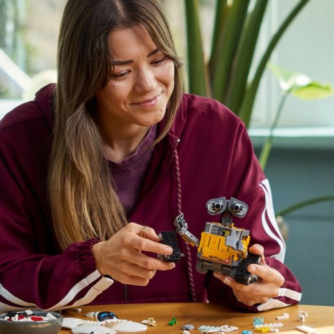 Lego Disney 43279 Wall-E I Ewa 811 Elementy R Dla Fanów Konstrukcji I Kolekcjonerów