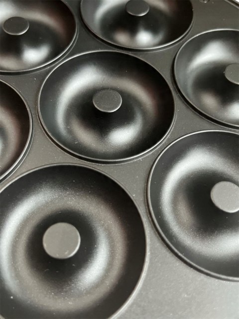 Opiekacz Do Pączków Donut Maker 800W 7 Otworów Domowy Bez Oleju Czerwony