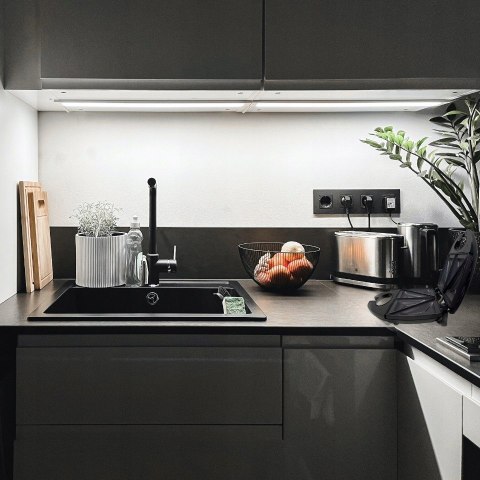 Toster Opiekacz 750W Do Kanapek - Kompaktowy, Bezpieczny, Z Non-Stick I Led