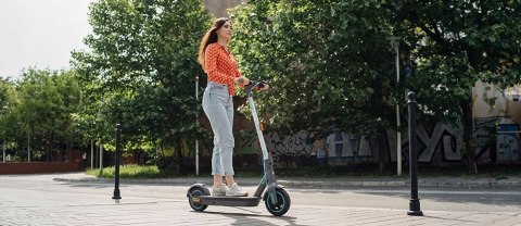 Hulajnoga Elektryczna Motus Scooty 10 Gen5 700W, 10-Calowe Koła, Kers, 60Km