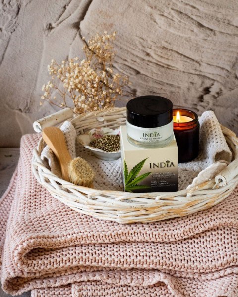 Zestaw Prezentowy Naturalne Kosmetyki Spa Dla Niej Olej Konopny 8 Produktów