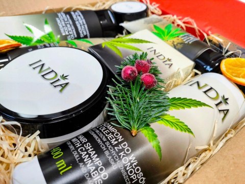 Zestaw 8 Pełnowymiarowych Kosmetyków Naturalnych - Idealny Prezent Dla Niej