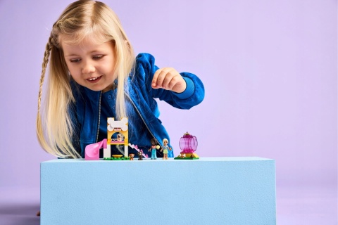 Lego Friends 42665 - Plac Zabaw Dla Psów, 2 Minilaleczki, 3 Psy, Akcesoria