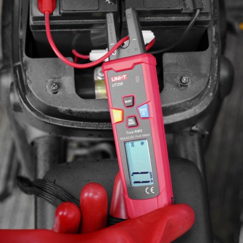 Miernik prądu typu fork Uni-T UT256 — AC/DC do 60 A, True RMS, NCV, REL/ZERO i podświetlany LCD