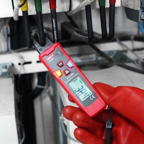 Miernik prądu typu fork Uni-T UT256 — AC/DC do 60 A, True RMS, NCV, REL/ZERO i podświetlany LCD