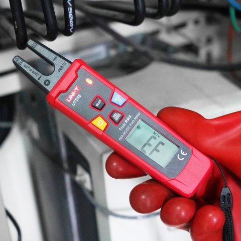 Miernik prądu typu fork Uni-T UT256 — AC/DC do 60 A, True RMS, NCV, REL/ZERO i podświetlany LCD