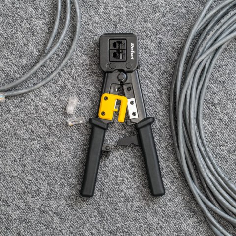 Zaciskarka Rebel RB-1007 do RJ45, RJ11 i RJ12, obcinanie i ściąganie izolacji