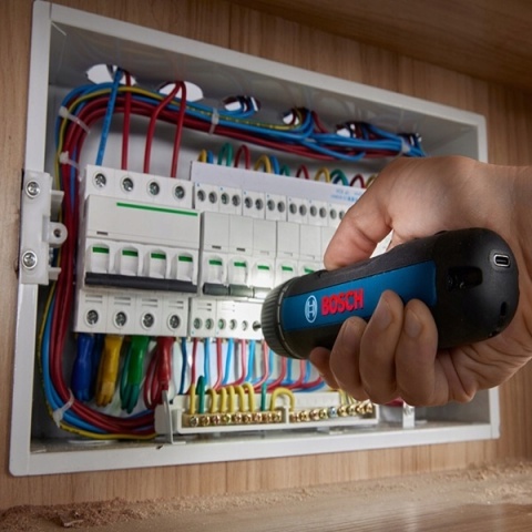 Wkrętak Akumulatorowy Bosch Go 3 Kit 3,6V Led Usb-C + 9 Osprzętów - Pro