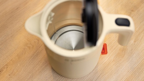 Czajnik elektryczny Bosch MyMoment 1.7l 2,4kW TWK2M167 Bezprzewodowy Beżowy