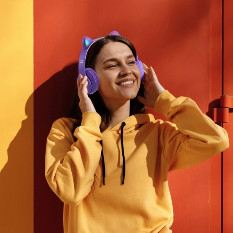 DZIECIĘCE SŁUCHAWKI BLUETOOTH LED RGB Z KOCIMI USZAMI MIKROFON P47M FIOLET