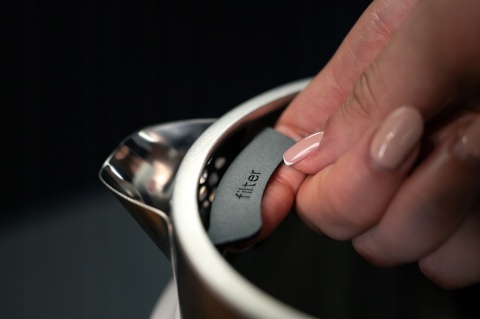 CZAJNIK ELEKTRYCZNY BEZPRZEWODOWY 2200W 2L BIAŁY STALOWY Z 360° PODSTAWĄ