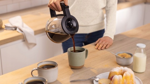 Ekspres Przelewowy Bosch Mymoment 1.4L Czarny, Szklany Dzbanek, Aroma+