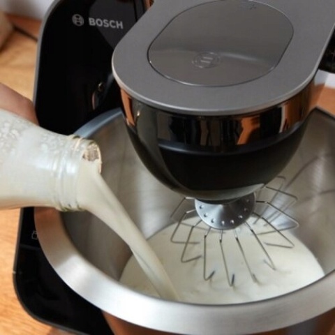 Robot Kuchenny Bosch MUM5XC4E 1000W 3,9L z Wagą i Mieleniem 3D