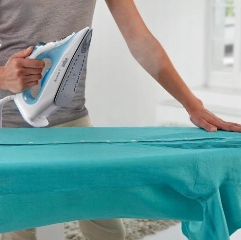 Żelazko parowe Braun TexStyle 1 SI1050 2000W, ceramiczna stopa, 35 sek.