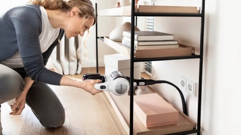 ODKURZACZ PIONOWY BOSCH UNLIMITED 7 18V LED 360° Z SILNĄ ELEKTROSZCZOTKĄ