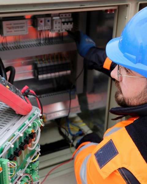 Multimetr Cyfrowy Lcd Miernik Prądu Napięcia Temperatury Uniwersalny