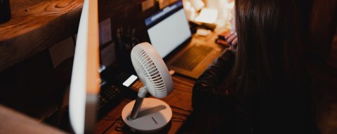 Ultramobilny Cichy Wentylator Z Usb-C I Akumulatorem 15H 4 Tryby Regulacji