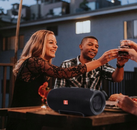 BEZPRZEWODOWY MOCNY BOOMBOX BLUETOOTH 4.1 RADIO FM USB/SD 2200MAH POWERBANK