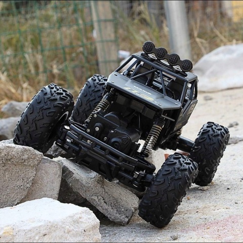 RC AUTO TERENOWE CZARNE 1:16 METAL 4X4, 2 SILNIKI, AMORTYZATORY ANTYKOLIZJA