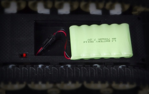 ZDALNIE STEROWANY CZOŁG WAR TANK 360° Z EFEKTAMI ŚWIATŁO I DŹWIĘK MORO