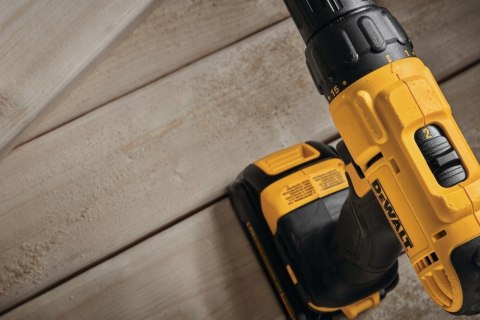 Wiertarko-Wkrętarka 18V 42Nm Dewalt Dcd771nt Body Z Walizką Transportową