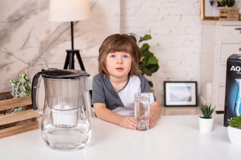 Dzbanek filtrujący Aquaphor Onyx 4,2 l z 10 wkładami filtrującymi Maxfor Mg