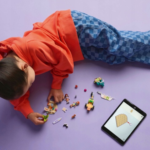 LEGO FRIENDS 42641 PRZYGODA Z SURFUJĄCYMI PSAMI I SKUTEREM 113 ELEMENTÓW