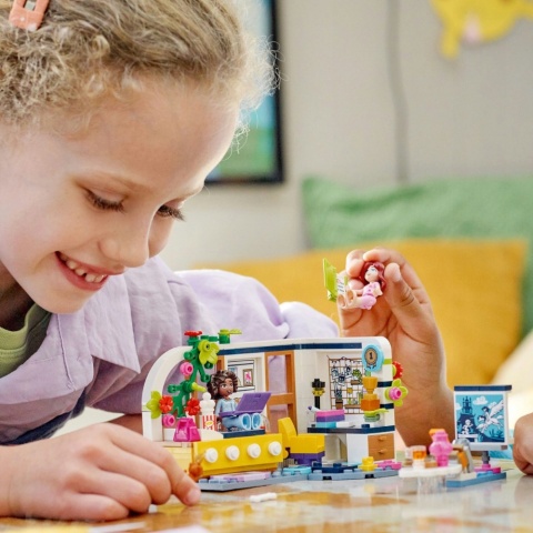 LEGO FRIENDS POKÓJ ALIYI 41740 - SYPIALNIA I PIDŻAMA PARTY, 209 CZĘŚCI