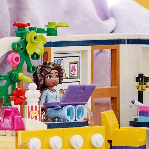 LEGO FRIENDS POKÓJ ALIYI 41740 - SYPIALNIA I PIDŻAMA PARTY, 209 CZĘŚCI