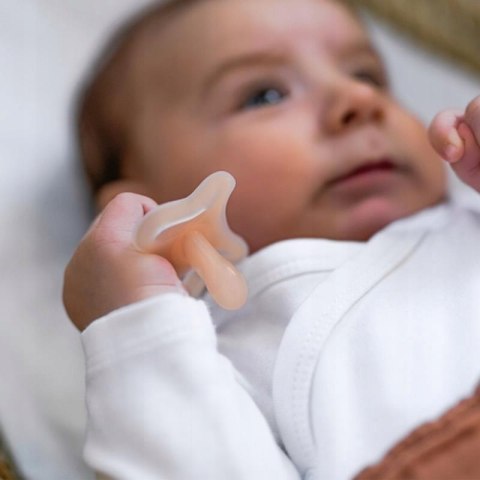 Suavinex Smoczek Fizjologiczny Zero Zero 6-18M Najwyższa Jakość Wykonania