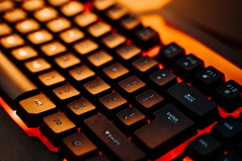 Klawiatura Gamingowa Podświetlana Led Dla Graczy Stalowa Usb Cicha Czarna