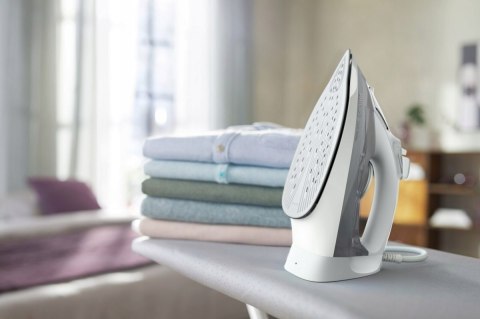 Żelazko Parowe 2400W Steamglide Plus, Antyskalowe, Z Pionowym Strumieniem