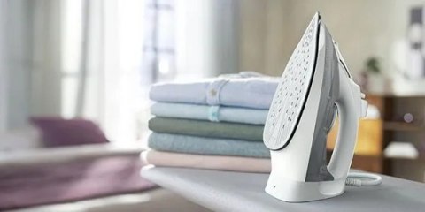 Żelazko Parowe 2400W Steamglide Plus, Antyskalowe, Z Pionowym Strumieniem