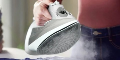 Żelazko Parowe 2400W Steamglide Plus, Antyskalowe, Z Pionowym Strumieniem