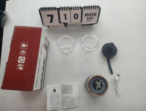 Mini Blender Przenośny Usb 1500Mah 6 Ostrzy Blokada Bezpieczności, 2 Kubki